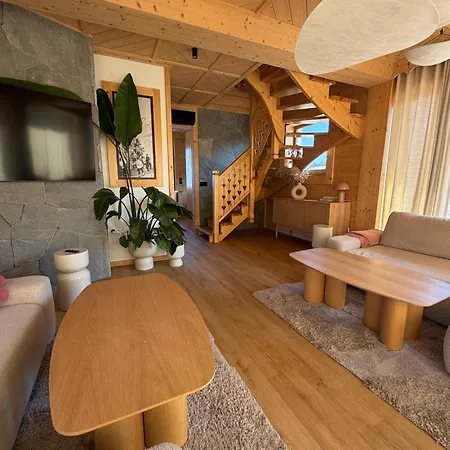Lovelia - Luxury Mountain With Hot Tub *