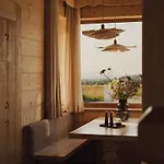 Lovelia - Luxury Mountain With Hot Tub Villa *