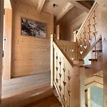 Lovelia - Luxury Mountain With Hot Tub Villa
