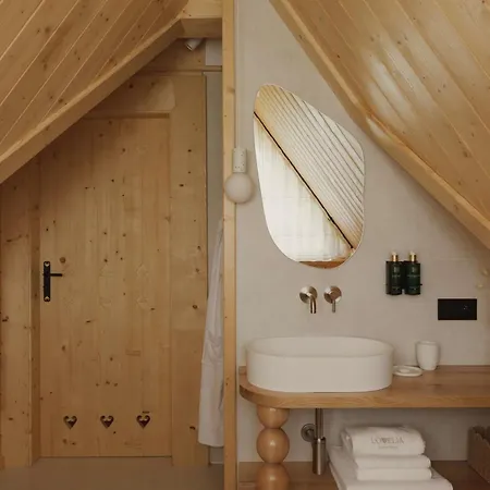 Lovelia - Luxury Mountain With Hot Tub *