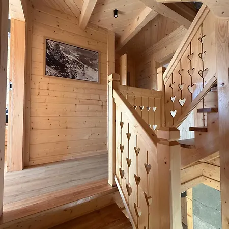 Lovelia - Luxury Mountain With Hot Tub Villa